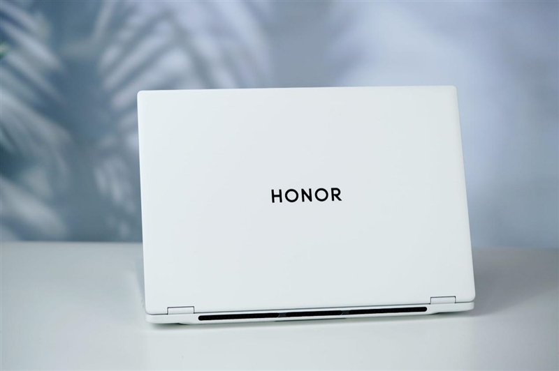 集成显卡笔记本售价破万？荣耀MagicBook Pro16 2026深度实测